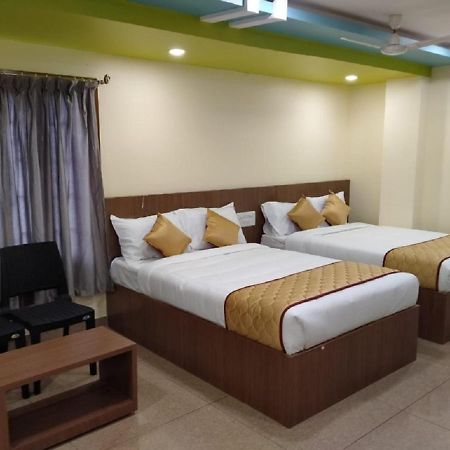 Sau Residency Hotel Kanchipuram Bagian luar foto