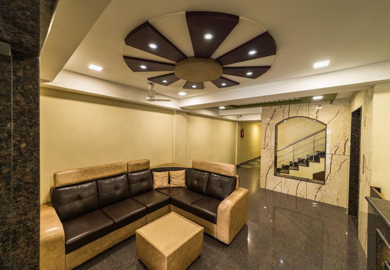 Sau Residency Hotel Kanchipuram Bagian luar foto