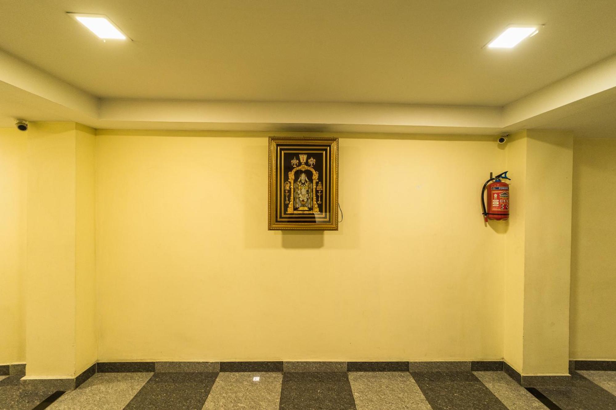 Sau Residency Hotel Kanchipuram Bagian luar foto