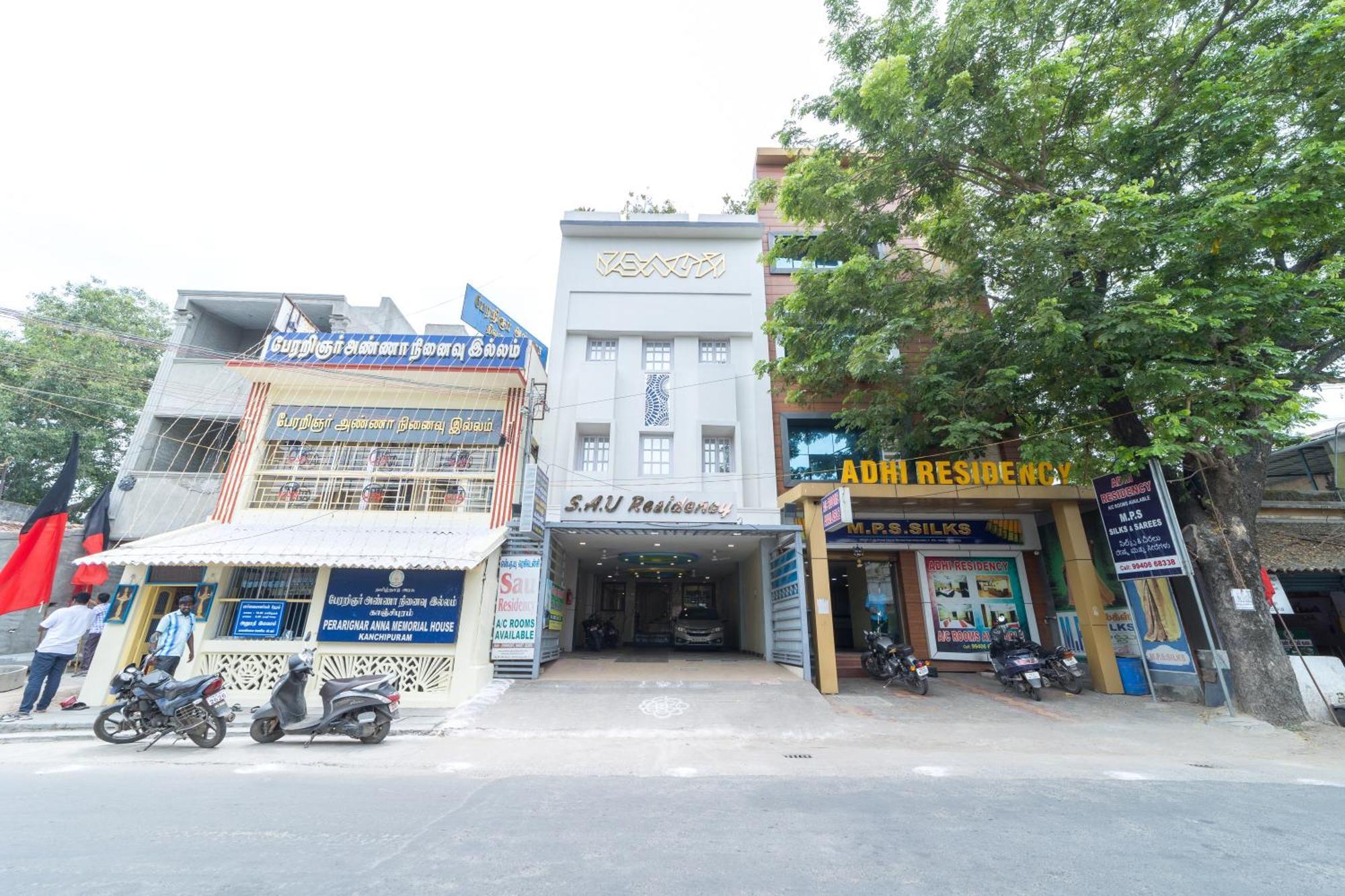 Sau Residency Hotel Kanchipuram Bagian luar foto